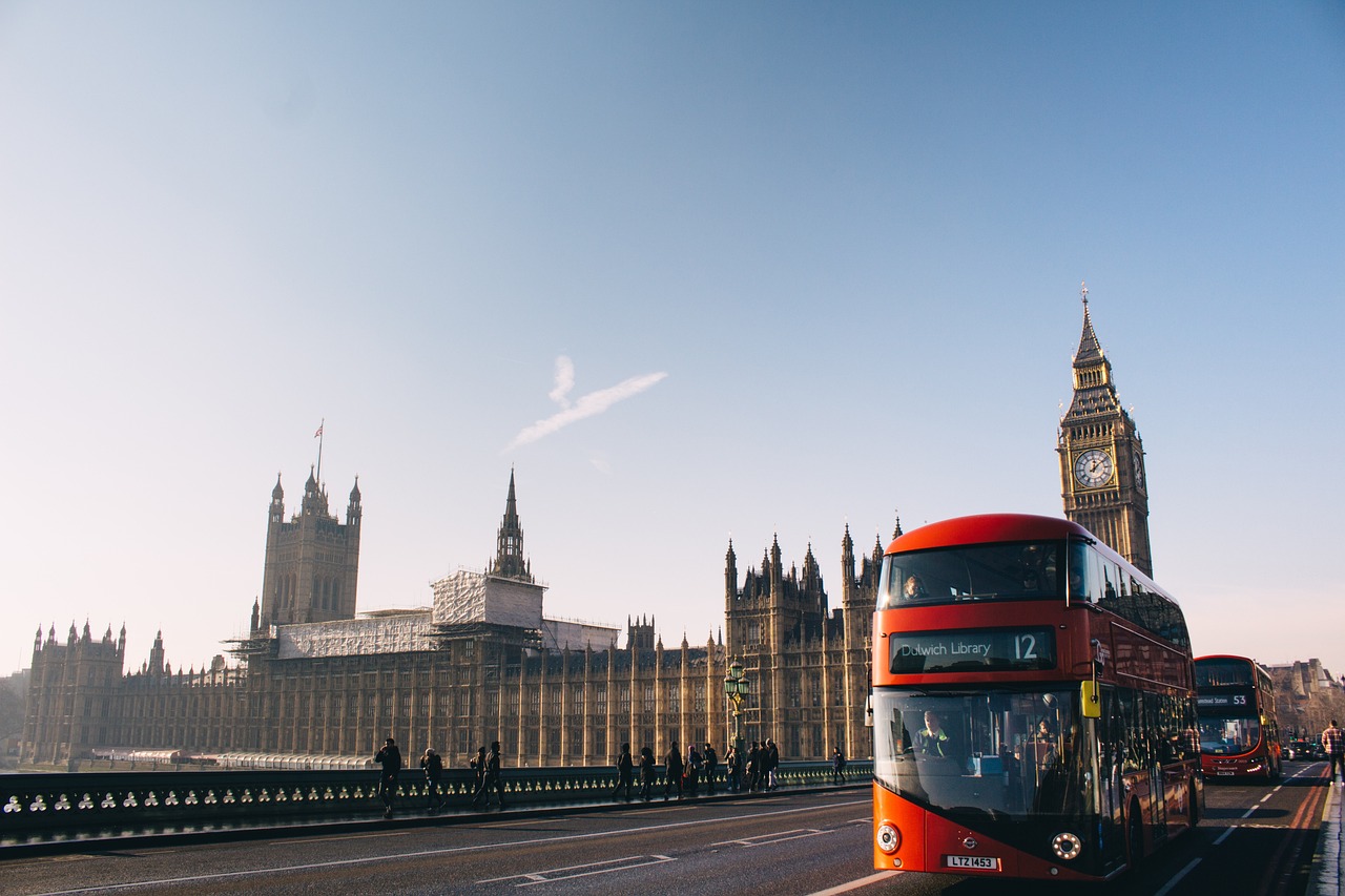 留学英国十大商学院排行榜2025特别新排名前十名分析