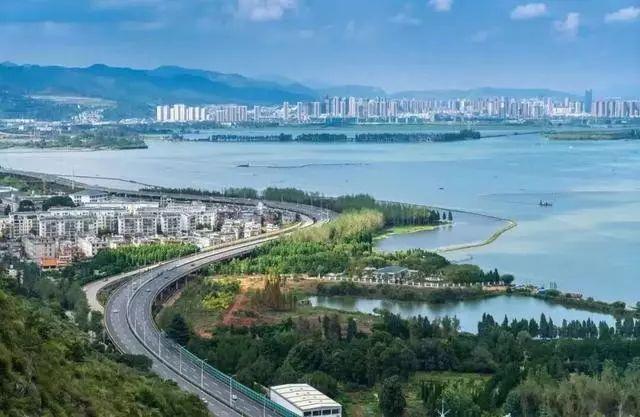 黄山天高云淡香烟外包装欣赏及口感测评