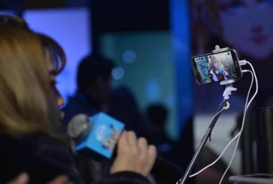 与关键词，针对目标受众的搜索习惯，不断优化商品标题和关键词，提高在搜索引擎中的排名。同时，关注热门搜索词和趋势，调整关键词布局，提高商品的曝光量